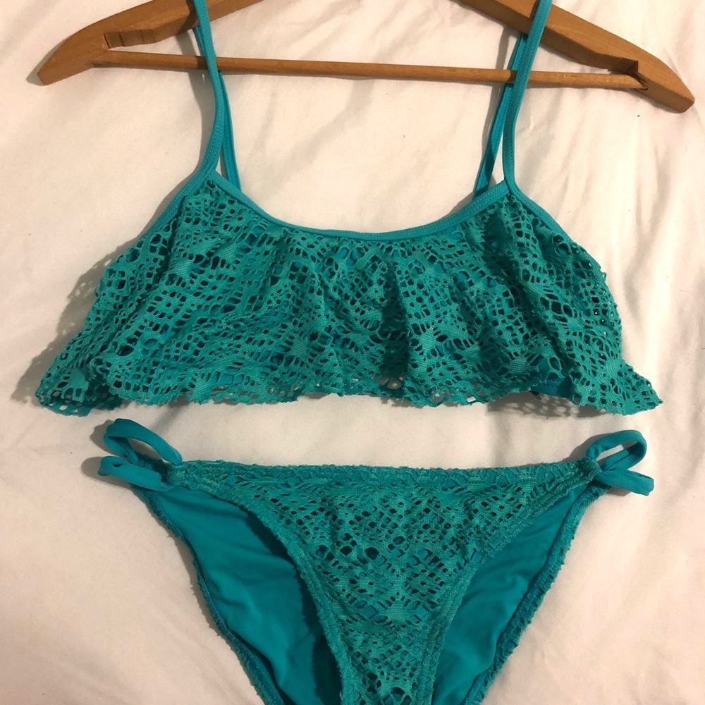 Teal Eyelet Bikini Set 🐬